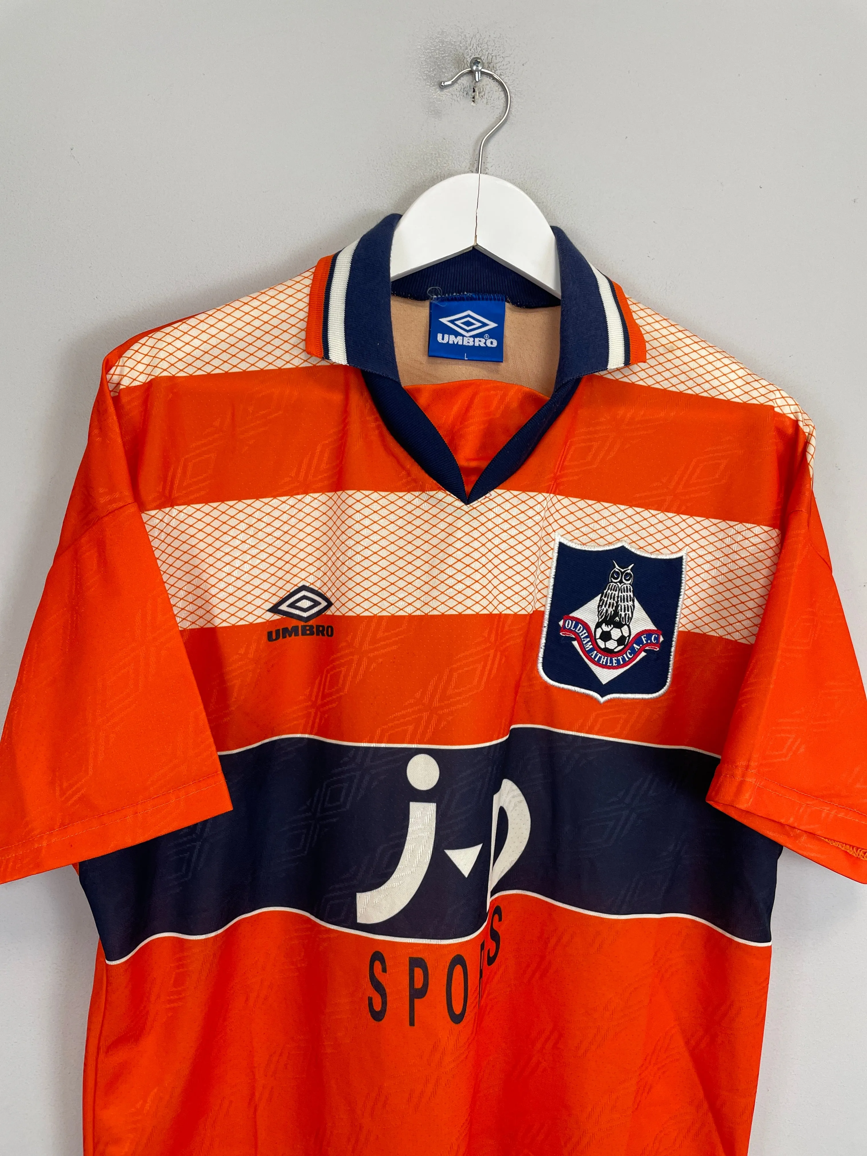 1994/96 OLDHAM ATHLETIC AWAY SHIRT (L) UMBRO